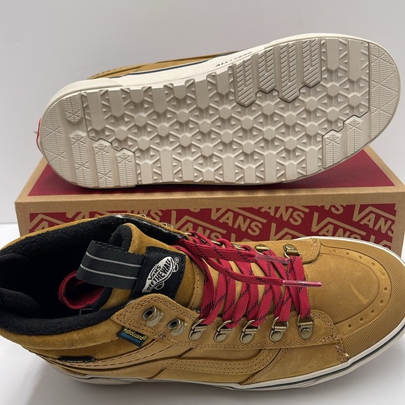 Vans Men’s Sk8-Hi Dr Mte-2
Pop Lace Tan
VN0009QMJM9
Boots Cold Weather Sneakers - Picture 4 of 16